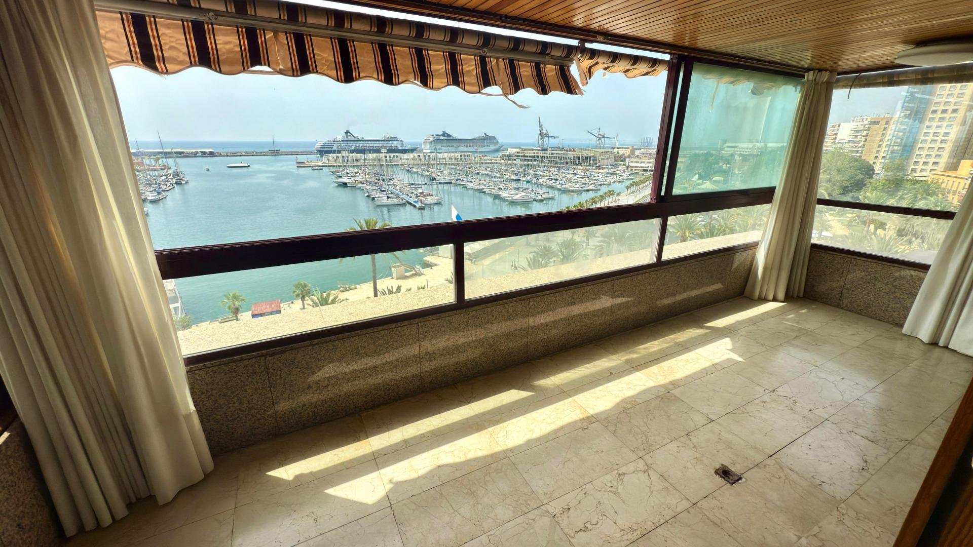 Penthouse in Alicante, Spain 6 bedrooms, 391 sq.m. No. 165604