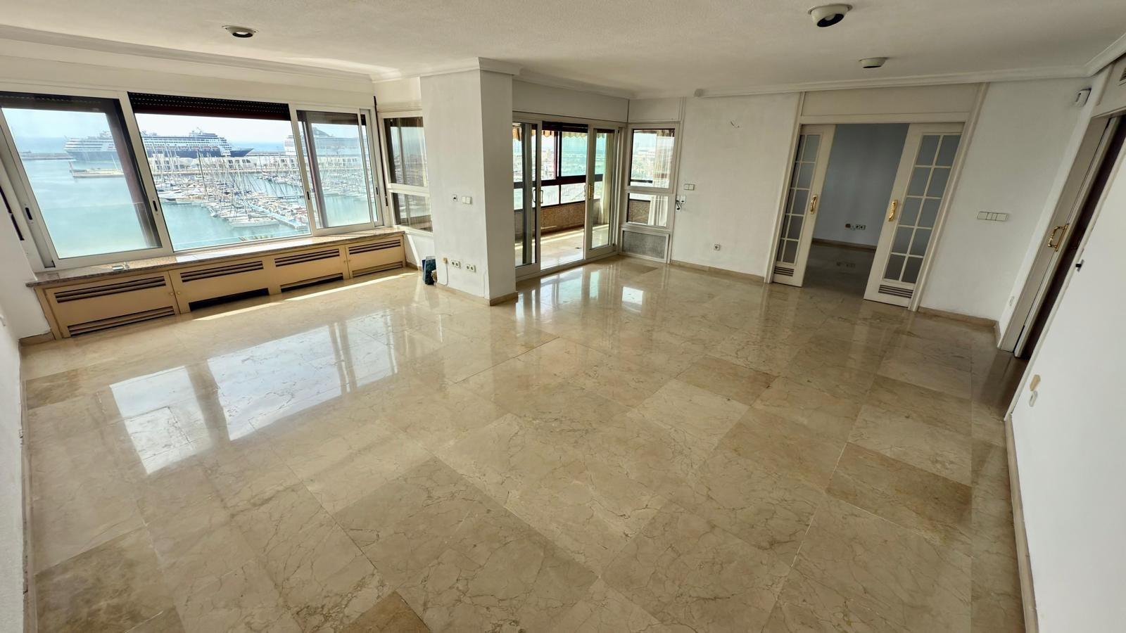 Penthouse in Alicante, Spain 6 bedrooms, 391 sq.m. No. 165604