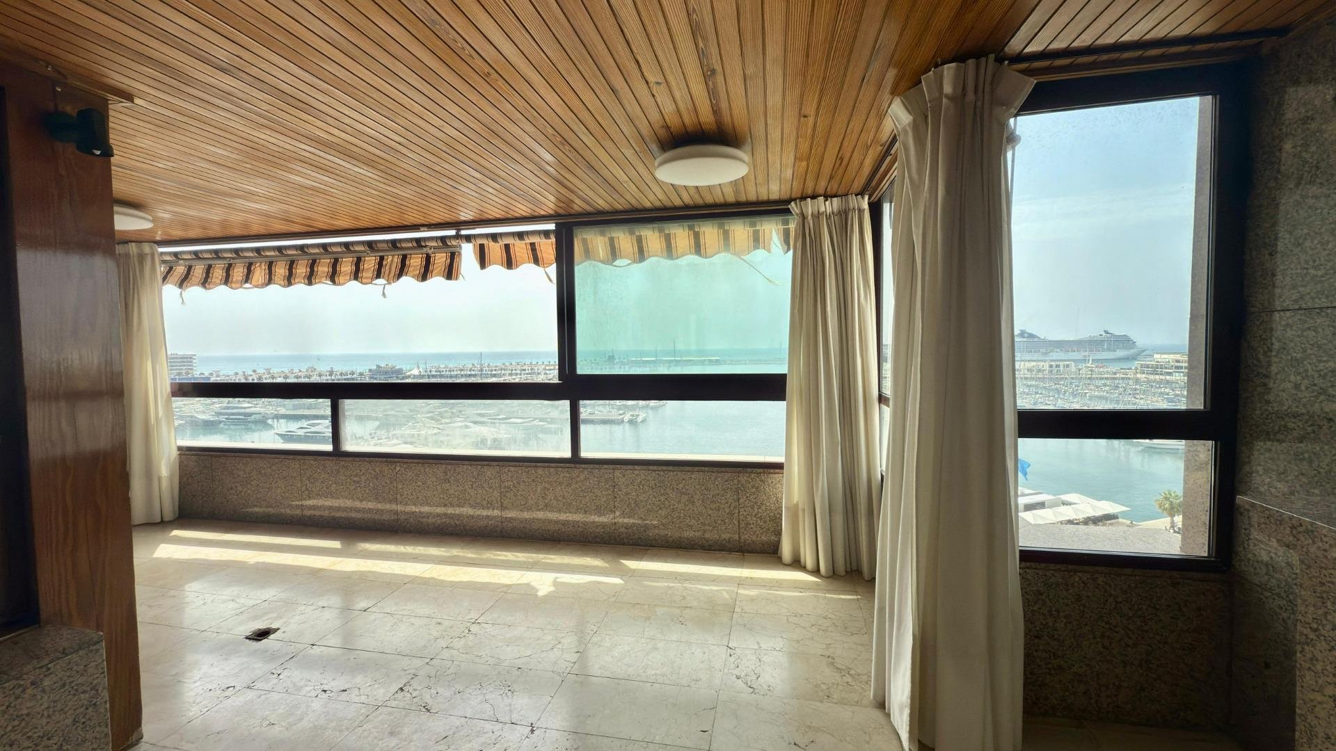 Penthouse in Alicante, Spain 6 bedrooms, 391 sq.m. No. 165604