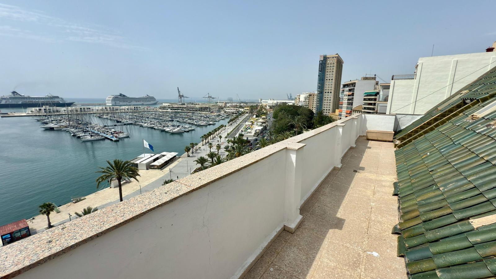 Penthouse in Alicante, Spain 6 bedrooms, 391 sq.m. No. 165604