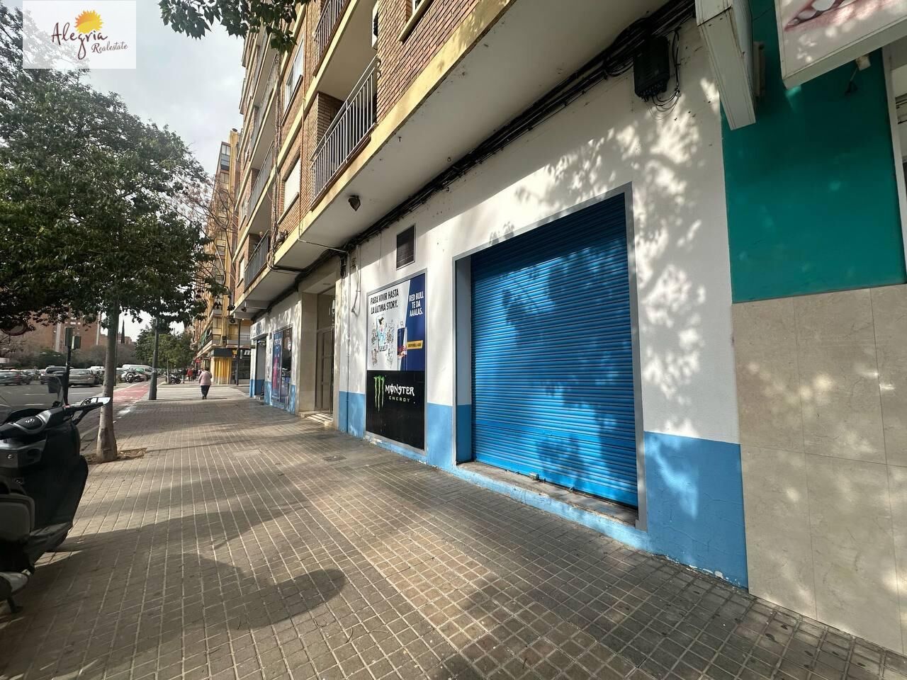 Commercial property in Valencia, Spain 415 sq.m. No. 165605