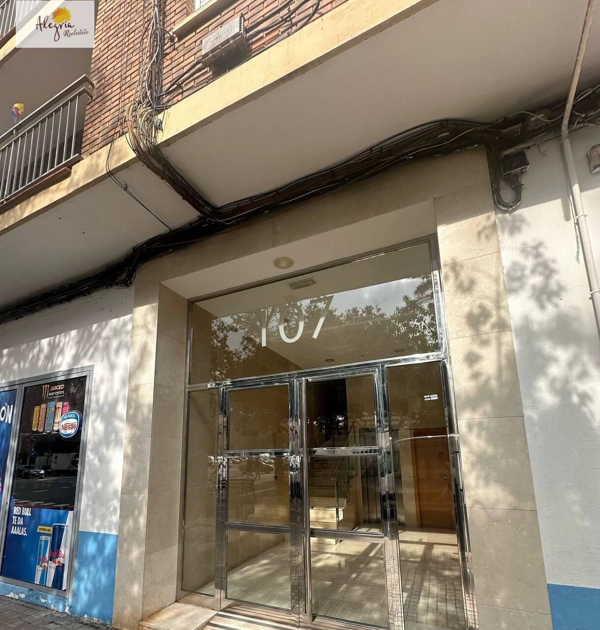 Commercial property in Valencia, Spain 415 sq.m. No. 165605