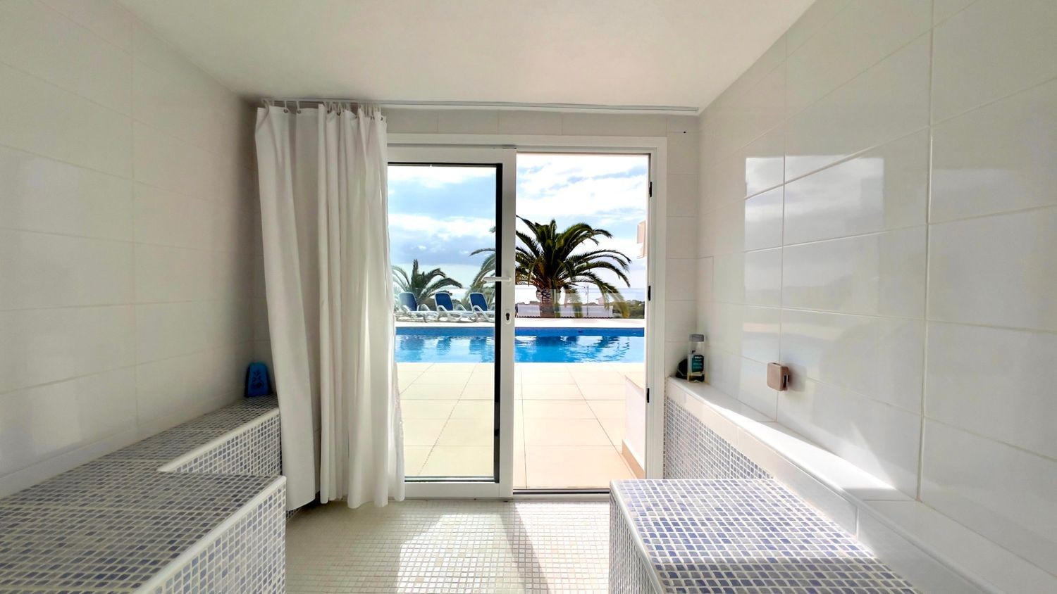Villa a Moraira, Alicante, Spagna 5 camere da letto, 205 mq. N° 180786