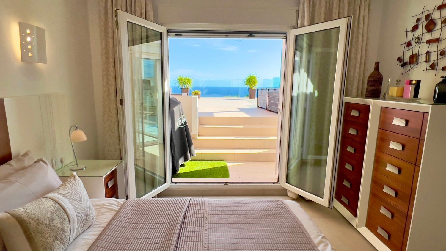 Villa a Moraira, Alicante, Spagna 5 camere da letto, 205 mq. N° 180786