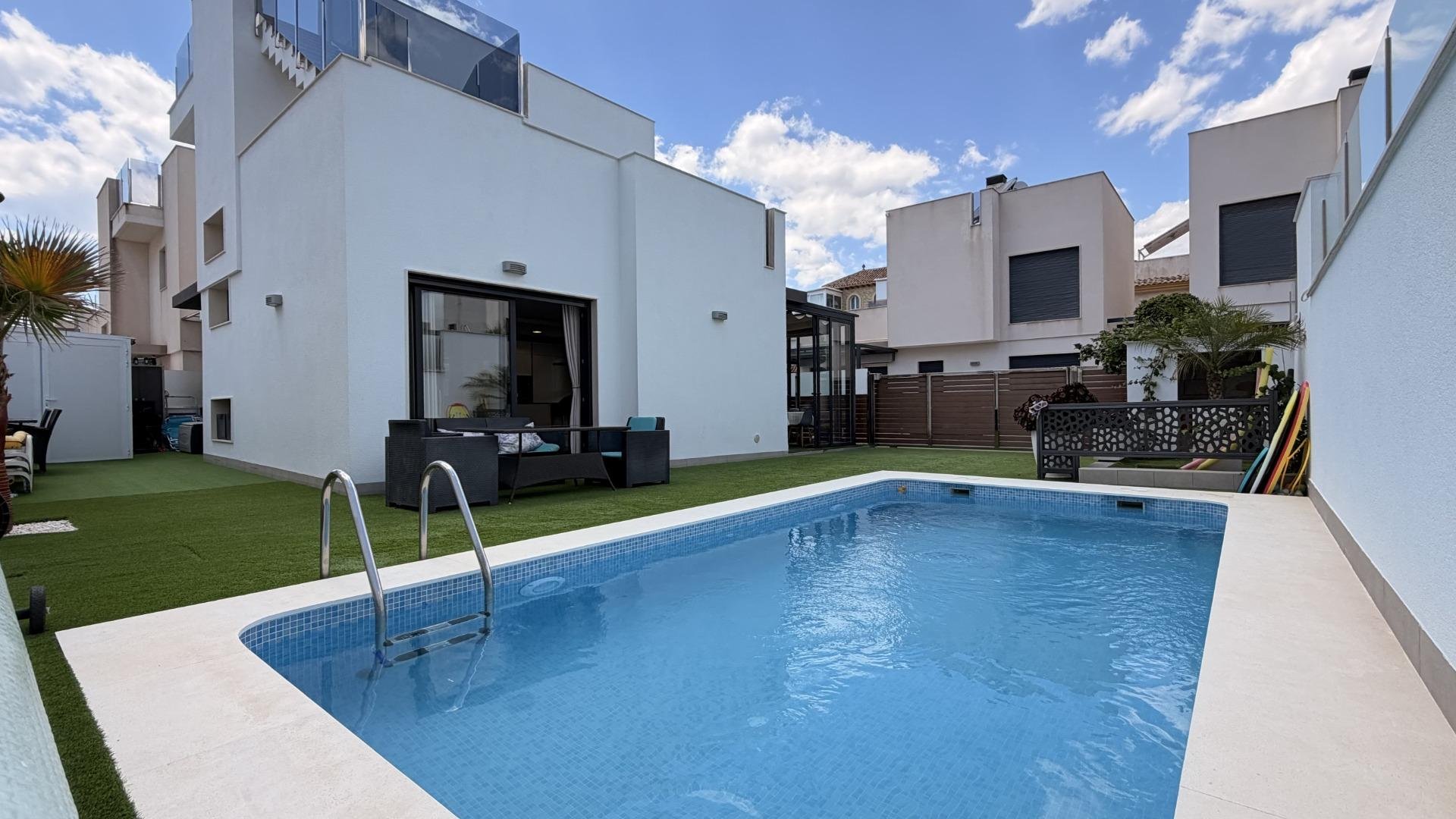 Villa in Torrevieja, Alicante, Spanien 5 Schlafzimmer, 194 m2 Nr. 191647