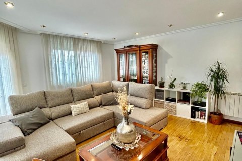 Apartment in La Baneza, Leon, Spain 3 bedrooms, 125 sq.m. No. 184781