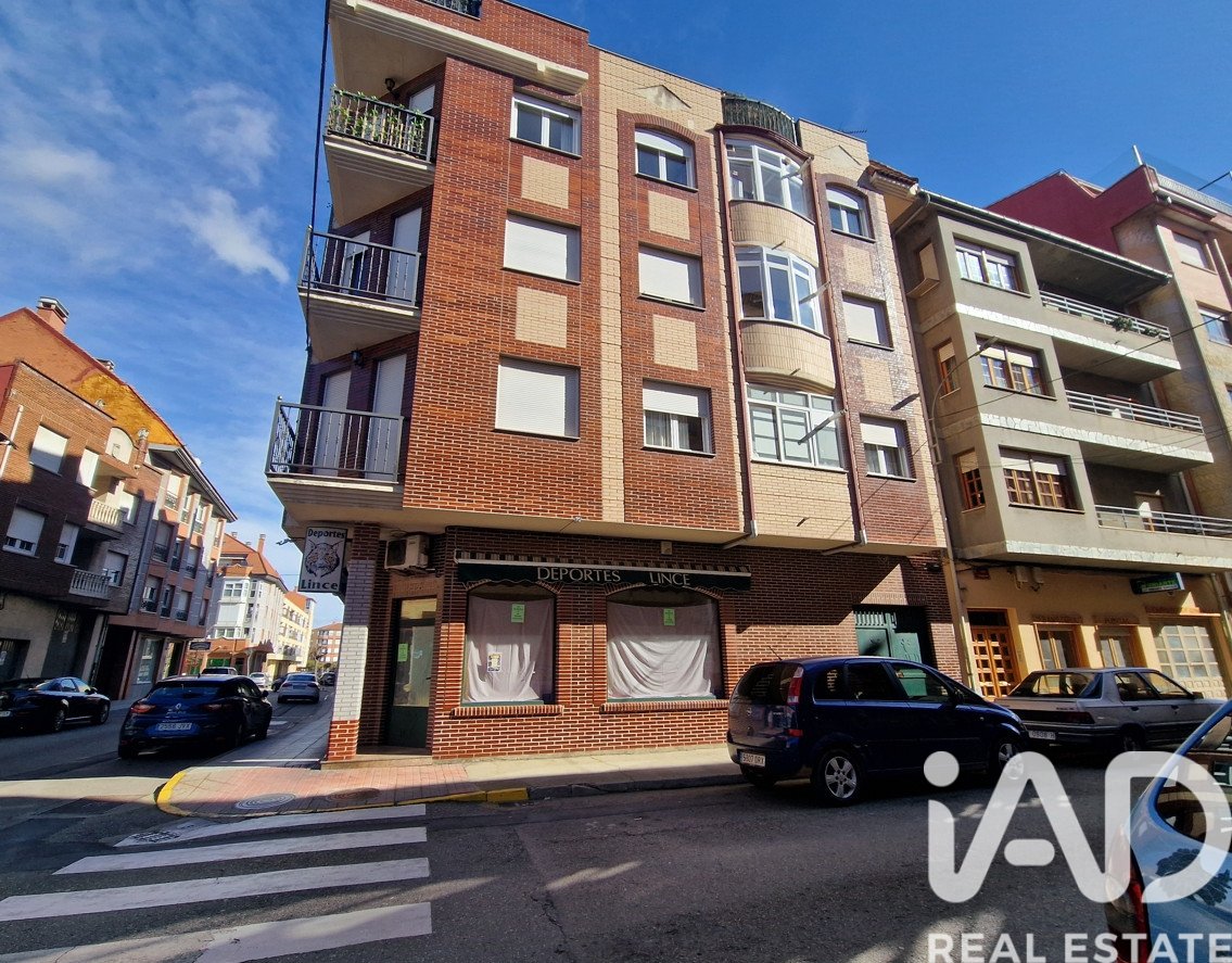 Apartment in La Baneza, Leon, Spain 3 bedrooms, 125 sq.m. No. 184781