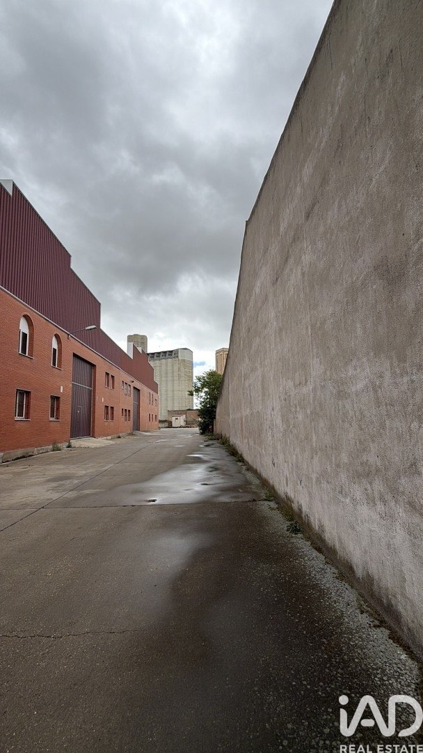 Commercial property in Medina del Campo, Valladolid, Spain 1520 sq.m. No. 184780