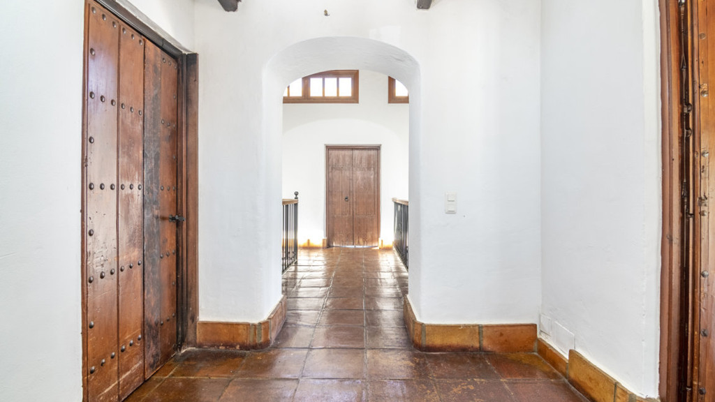 Villa in Guadiaro, Cadiz, Spanien 14 Schlafzimmer, 1183 m2 Nr. 66291