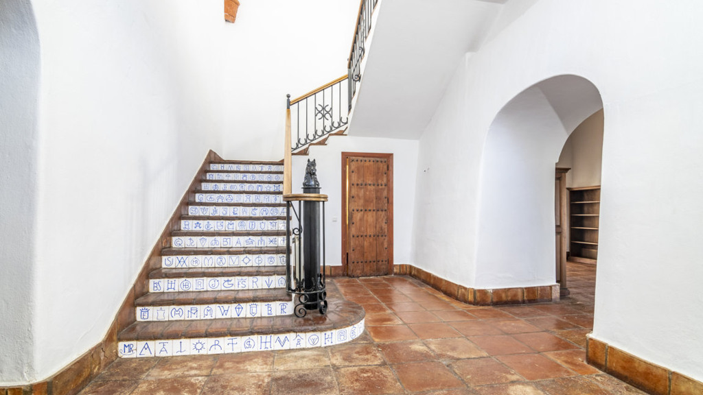 Villa in Guadiaro, Cadiz, Spanien 14 Schlafzimmer, 1183 m2 Nr. 66291