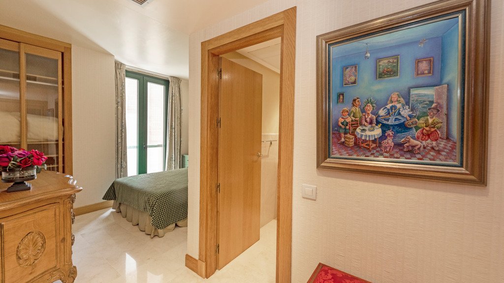 Huoneisto Malaga, Espanja 5 makuuhuonetta, 408 m2 No. 66290