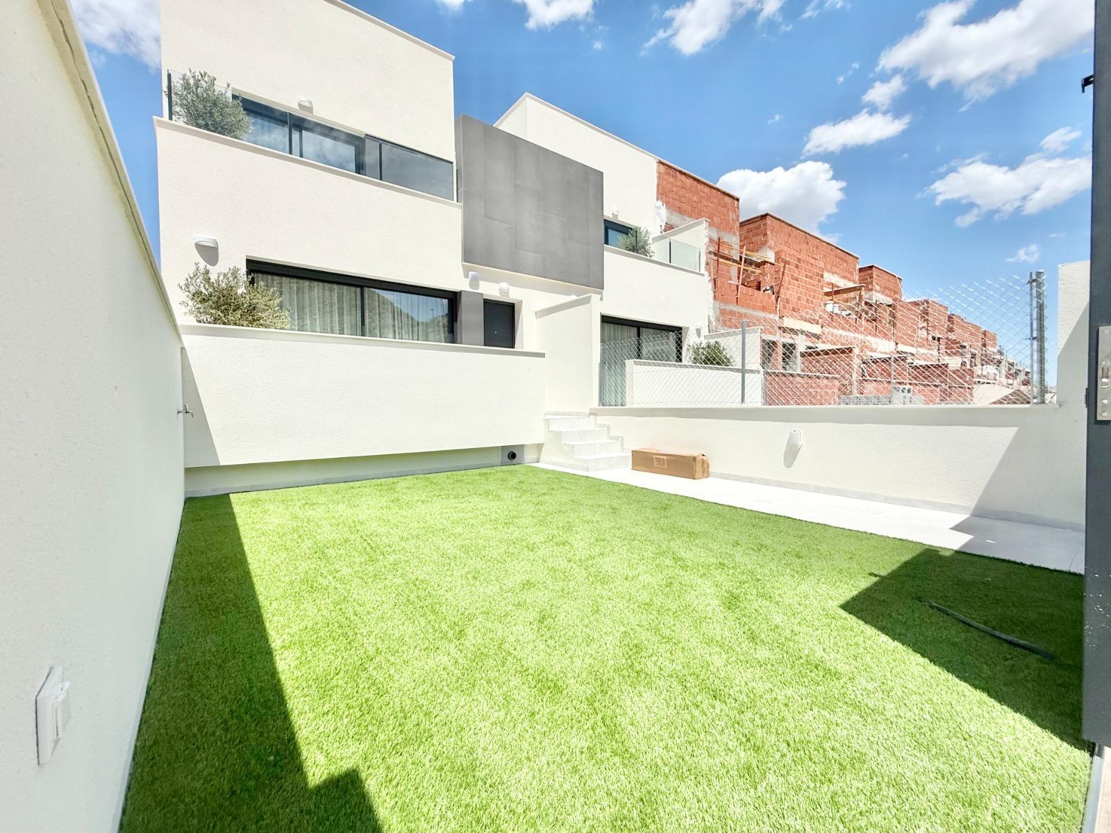 Tvåvåningslägenhet i Cox, Alicante, Spanien 2 sovrum, 81 kvm. Nr. 134694