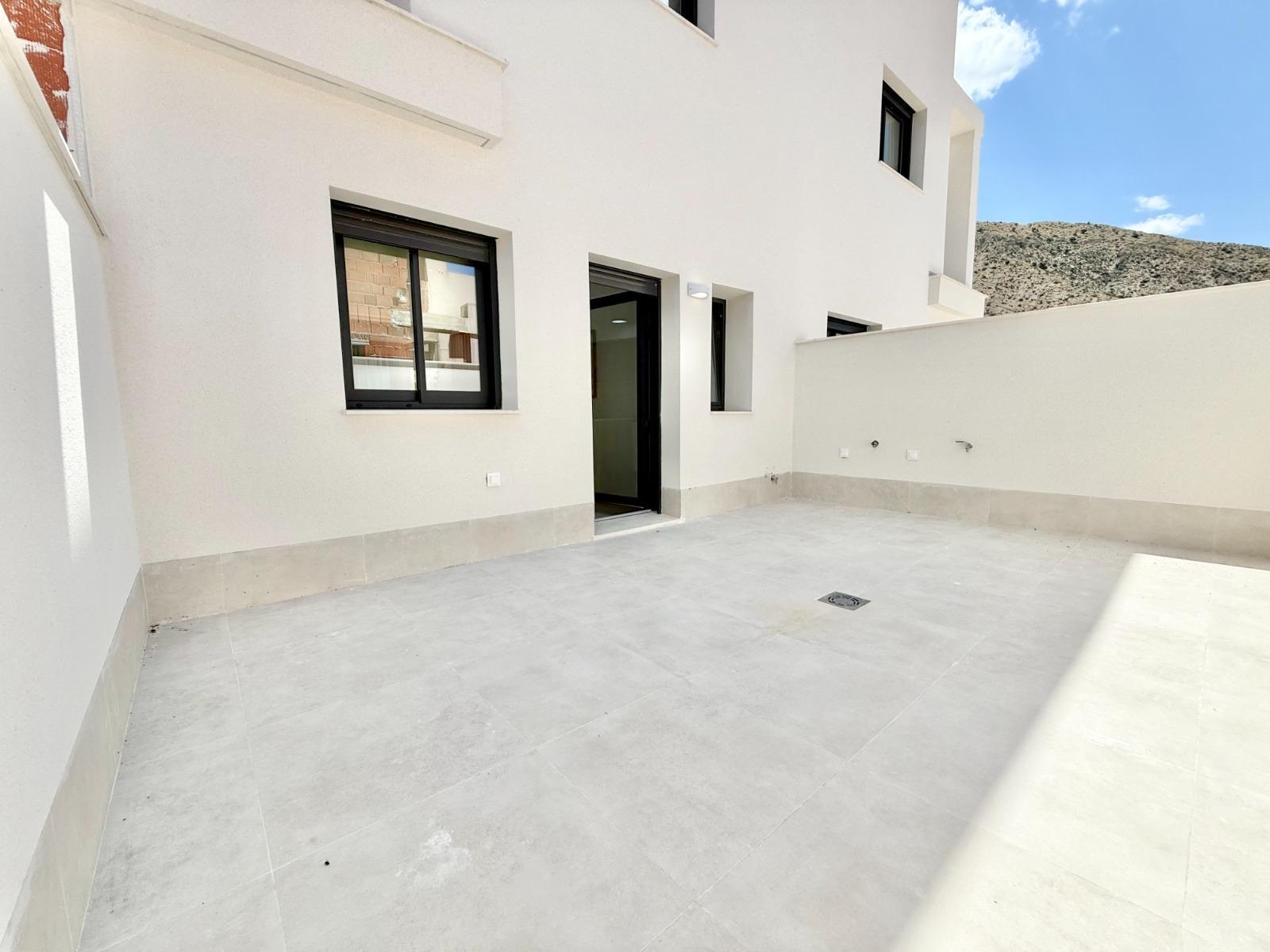 Tvåvåningslägenhet i Cox, Alicante, Spanien 2 sovrum, 81 kvm. Nr. 134694