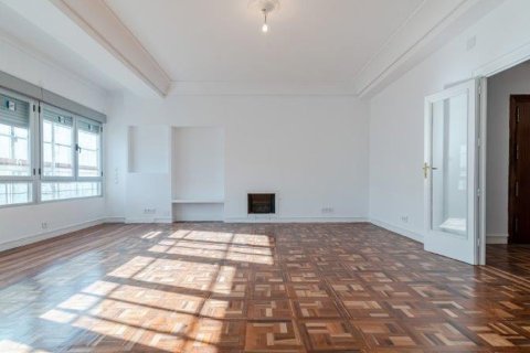 Квартира в Мадрид, Испания 4 спальни, 280м2 №149718