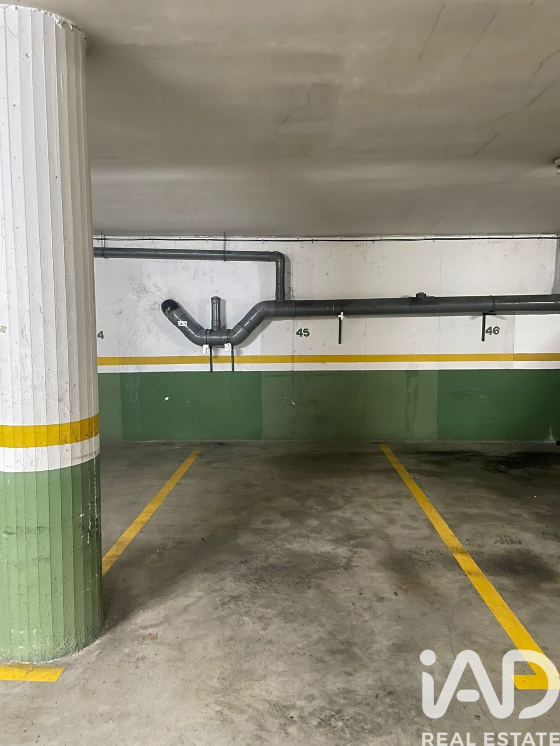 Garage in Sabadell, Barcelona, Spain No. 184702