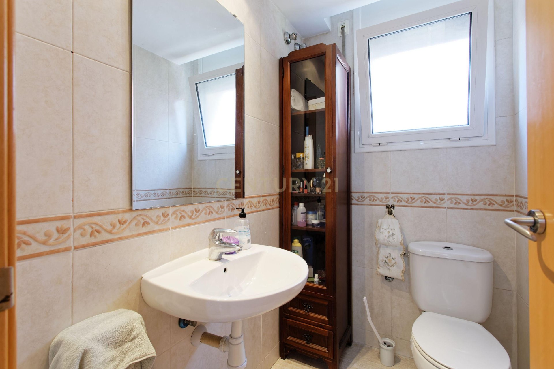 House in Santa Perpetua De Mogoda, Barcelona, Spanien 7 Schlafzimmer, 307 m2 Nr. 167106