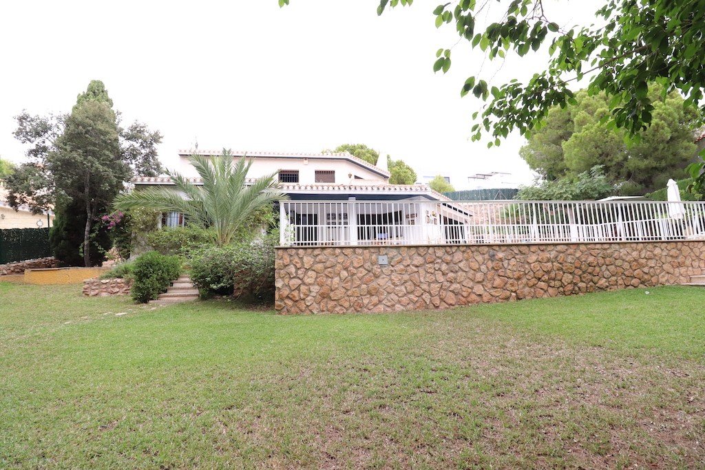 Villa i Campoamor, Alicante, Spanien 7 sovrum, 285 kvm. Nr. 145116