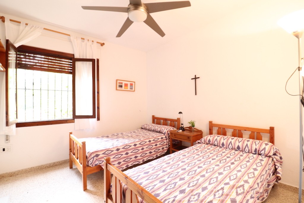 Villa i Campoamor, Alicante, Spanien 7 sovrum, 285 kvm. Nr. 145116