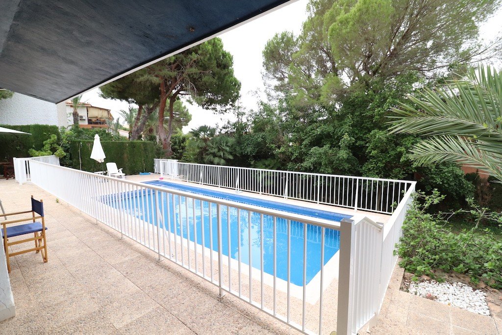 Villa i Campoamor, Alicante, Spanien 7 sovrum, 285 kvm. Nr. 145116