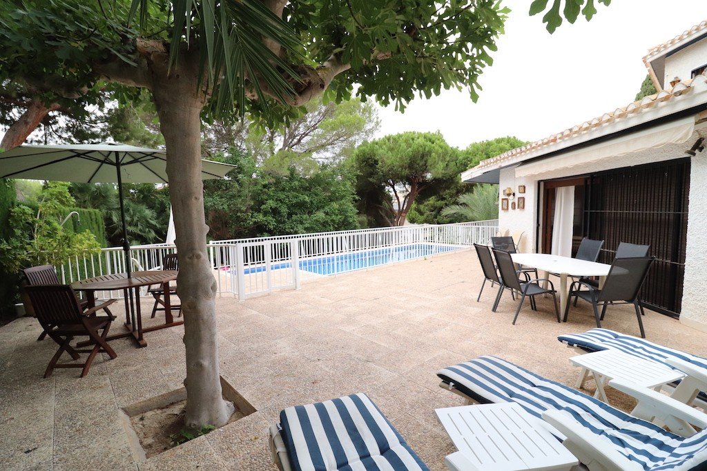 Villa i Campoamor, Alicante, Spanien 7 sovrum, 285 kvm. Nr. 145116