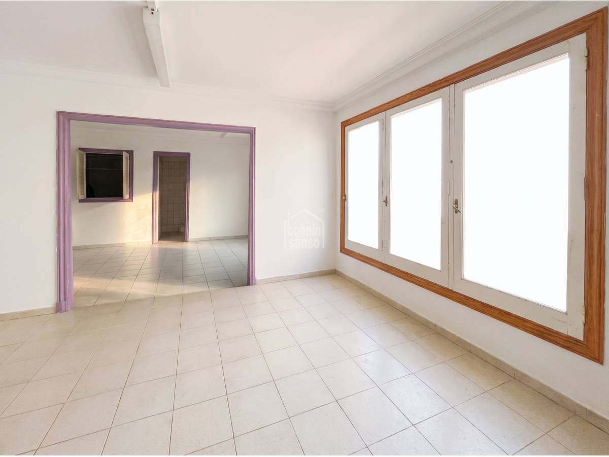 Commercial property à Es Castell, Menorca, Espagne 46 m2 No. 183183