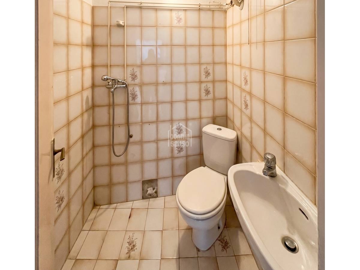Commercial property à Es Castell, Menorca, Espagne 46 m2 No. 183183