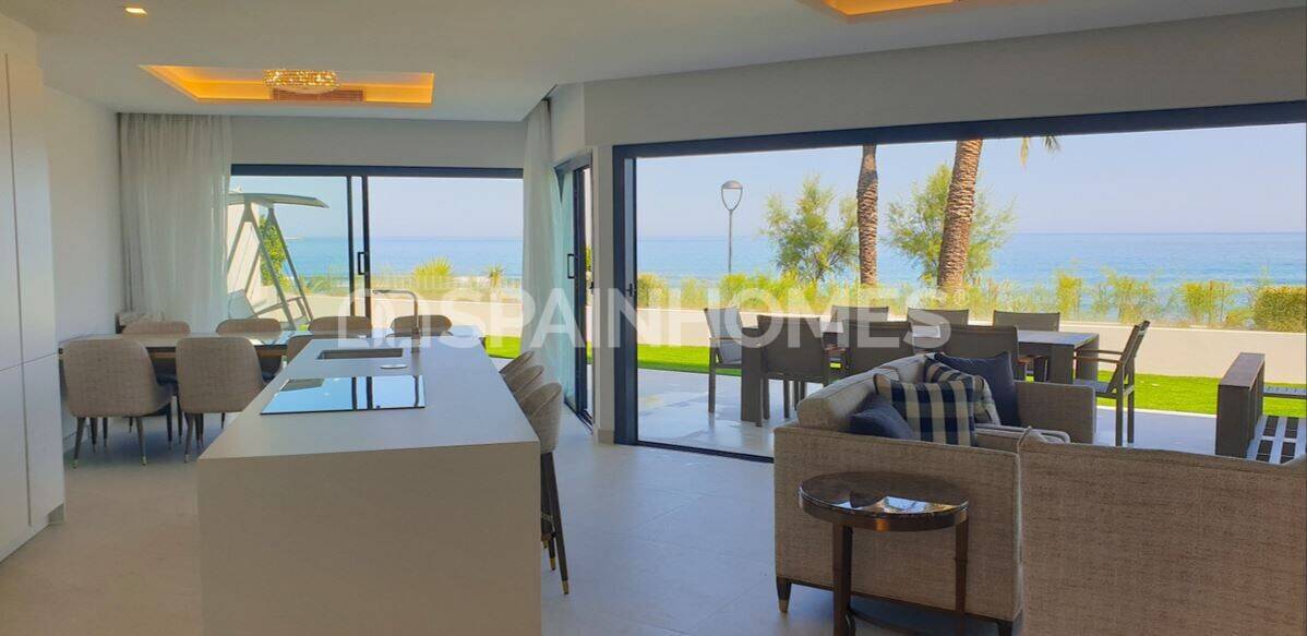 Villa in Estepona, Malaga, Spanien 3 Schlafzimmer, 309 m2 Nr. 155330
