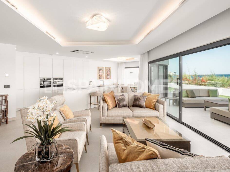 Villa in Estepona, Malaga, Spanien 3 Schlafzimmer, 309 m2 Nr. 155330
