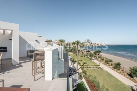 Villa in Estepona, Malaga, Spanien 3 Schlafzimmer, 309 m2 Nr. 155330