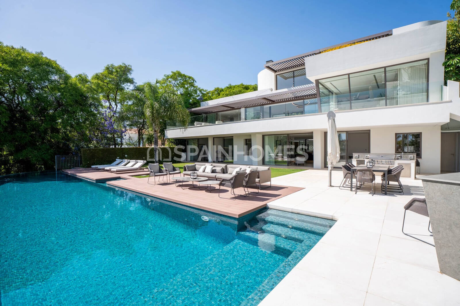 Villa in Benahavis, Malaga, Spanien 6 Schlafzimmer, 737 m2 Nr. 155333