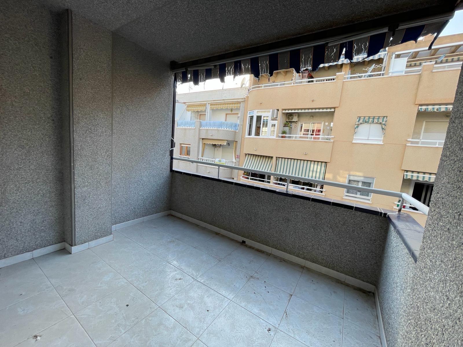 Apartamento en Torrevieja, Alicante, España 1 dormitorio, 84 m2 No. 182950