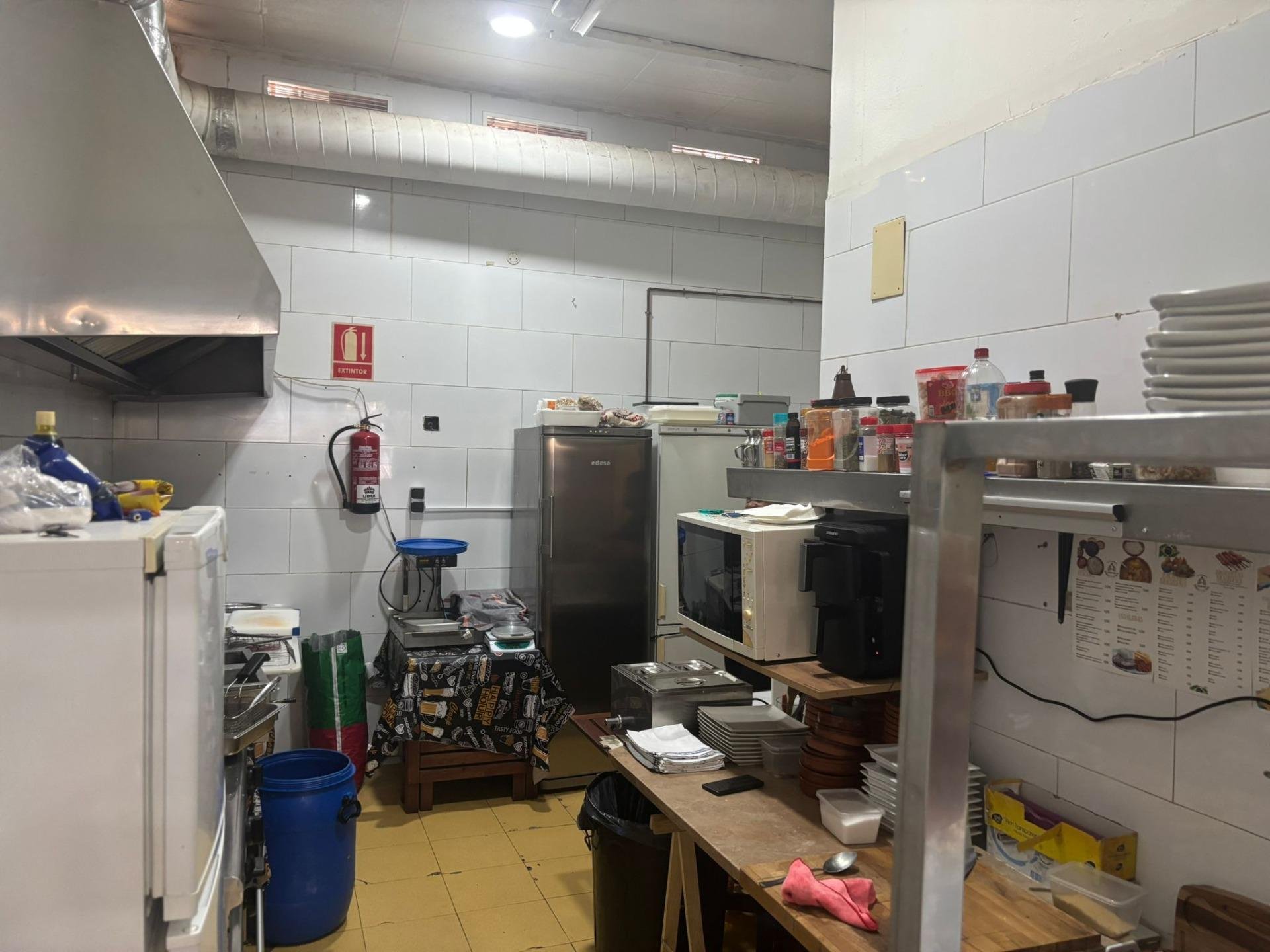 Commercial property in Alicante, Spain 140 sq.m. No. 182947