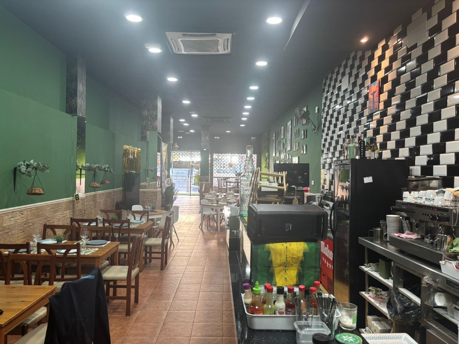 Commercial property in Alicante, Spain 140 sq.m. No. 182947
