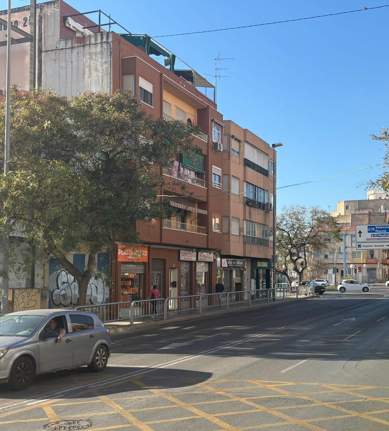 Commercial property in Alicante, Spain 140 sq.m. No. 182947