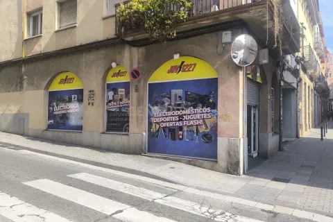 Commercial property in Mataro, Barcelona, Spain 1 bedroom, 120 sq.m. No. 191085