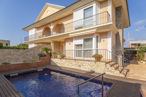 Casa adosada en Salou, Tarragona, España 4 dormitorios, 240 m2 No. 95895