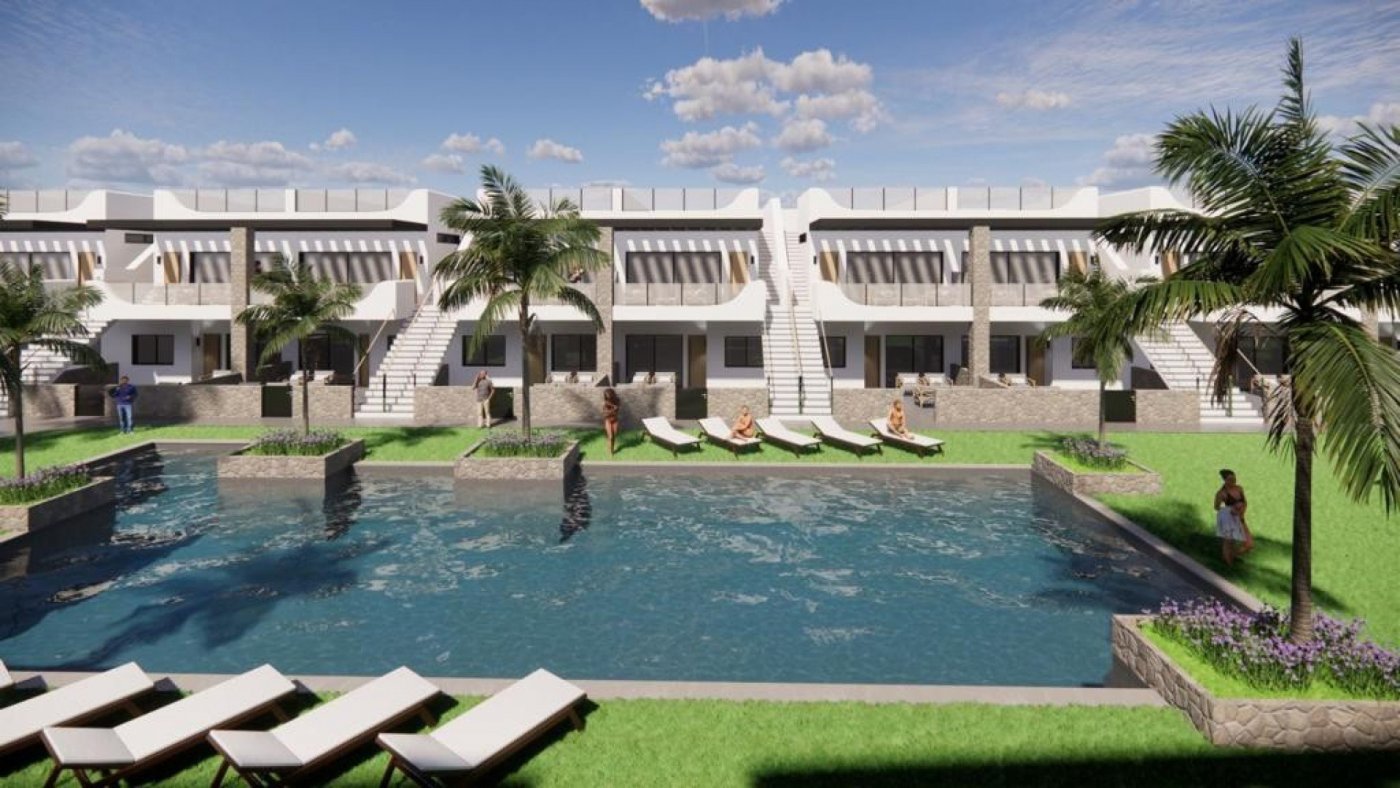 Villa a Torrevieja, Alicante, Spagna 4 camere da letto, 125 mq. N° 165218