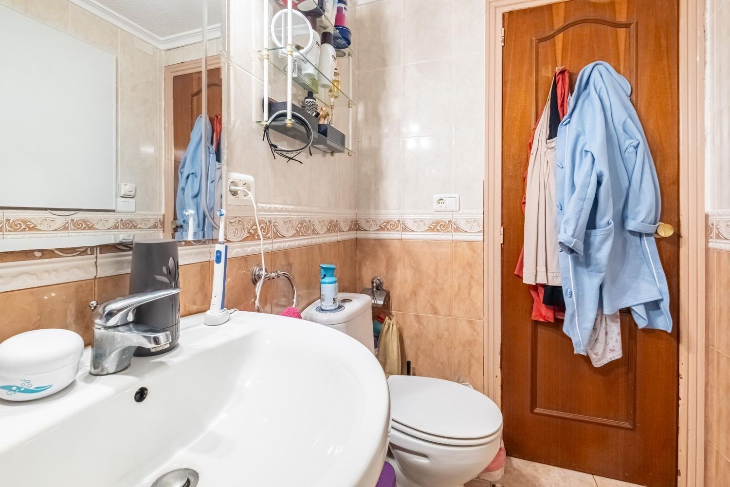 Apartamento en Benidorm, Alicante, España 2 dormitorios, 60 m2 No. 179702