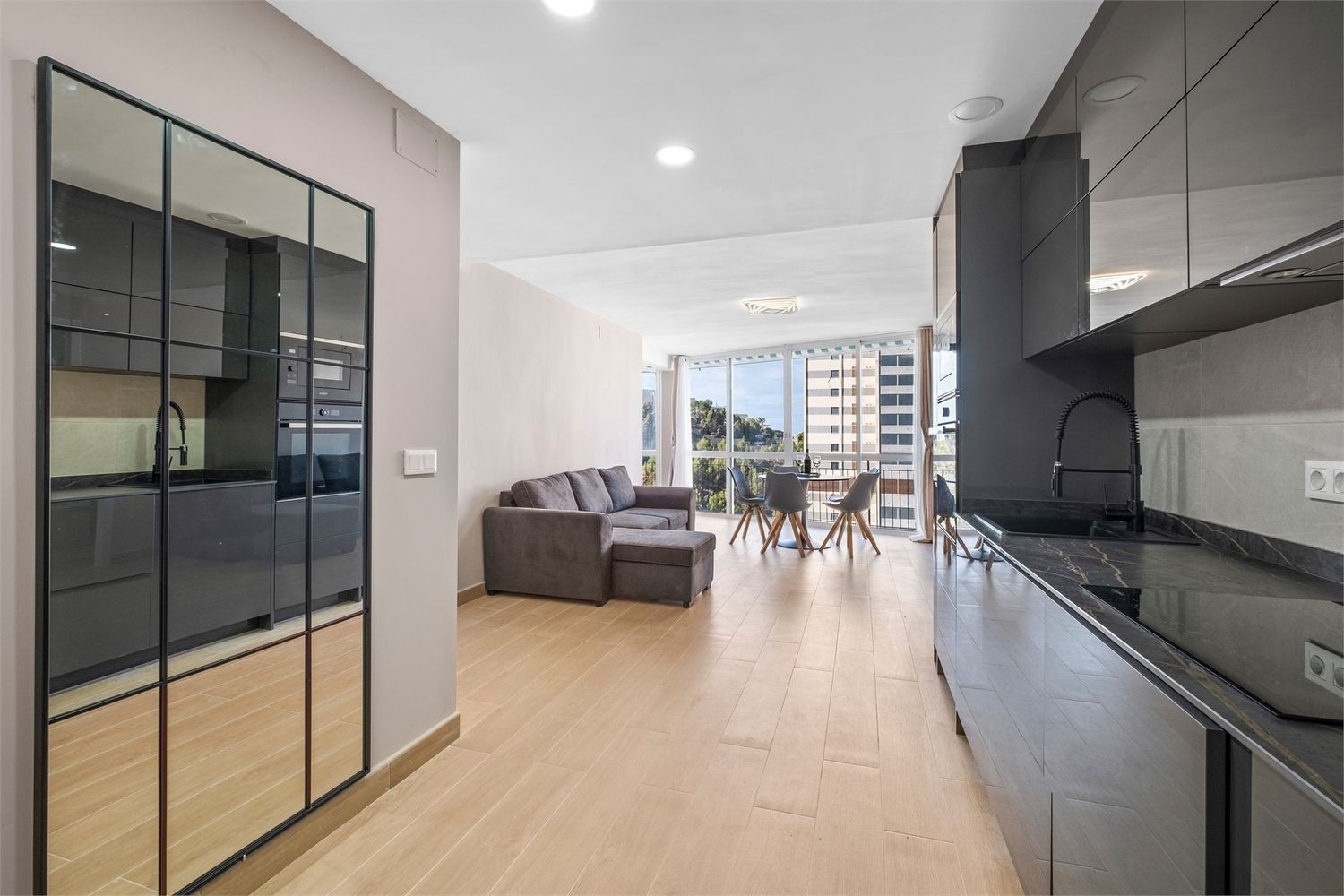 Apartment in Benidorm, Alicante, Spain 2 bedrooms, 65 sq.m. No. 179706