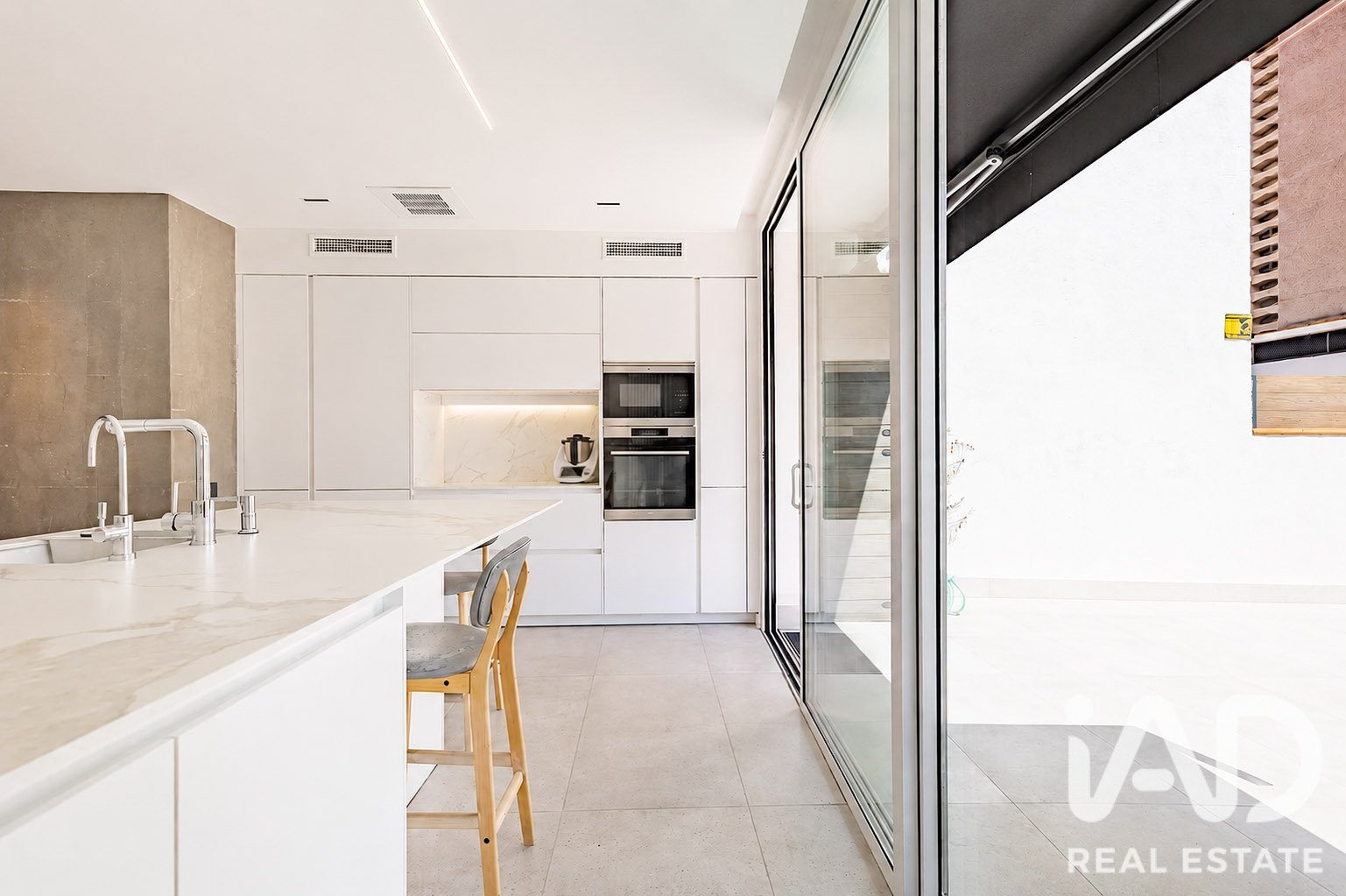 Townhouse in Sabadell, Barcelona, Spain 4 bedrooms, 221.84 sq.m. No. 187971
