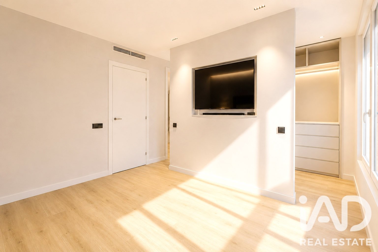Townhouse in Sabadell, Barcelona, Spain 4 bedrooms, 221.84 sq.m. No. 187971