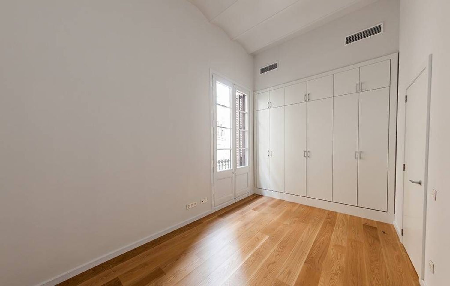Apartamento en Barcelona, España 2 dormitorios, 110 m2 No. 161321