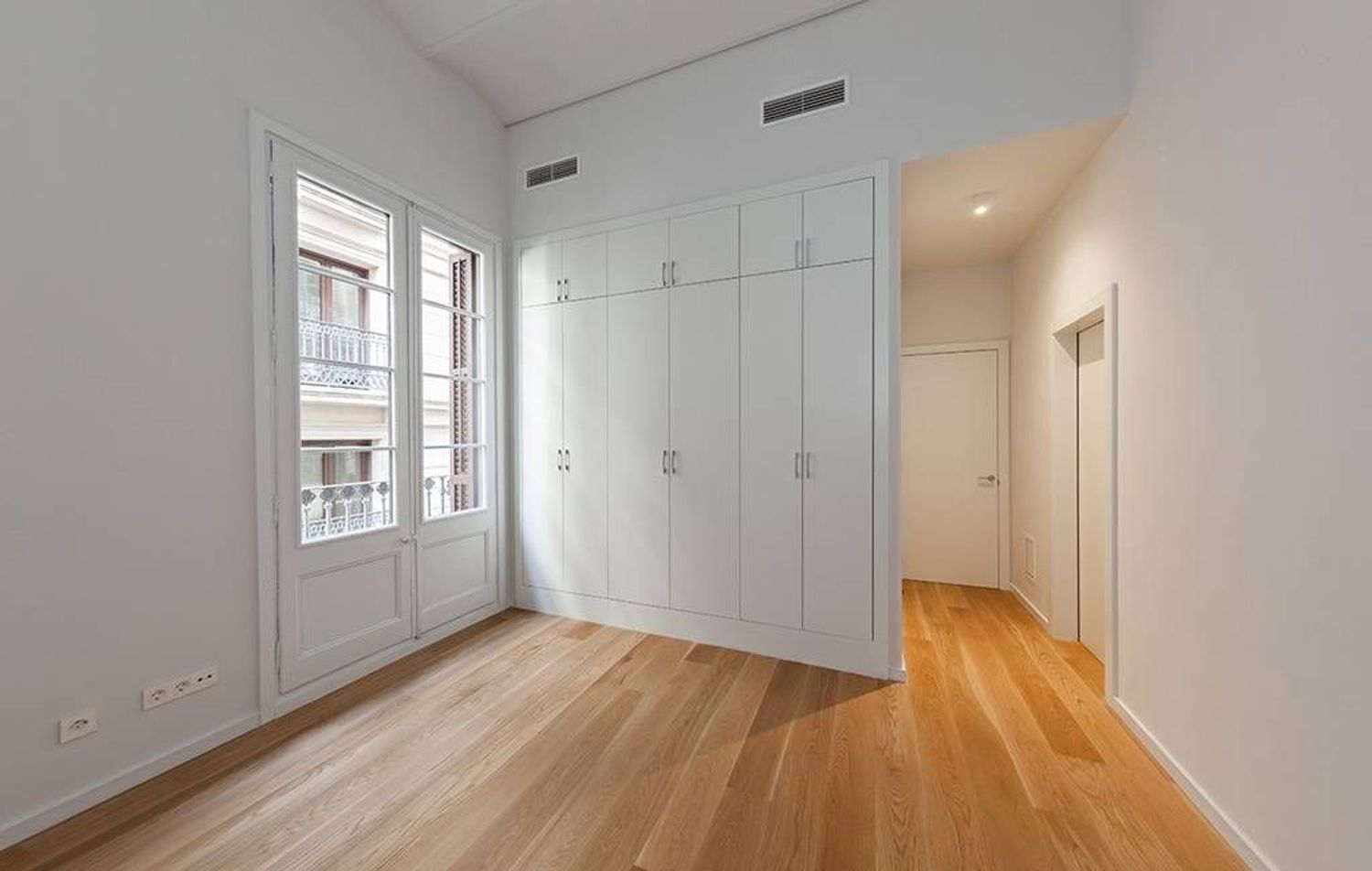 Apartamento en Barcelona, España 2 dormitorios, 110 m2 No. 161321