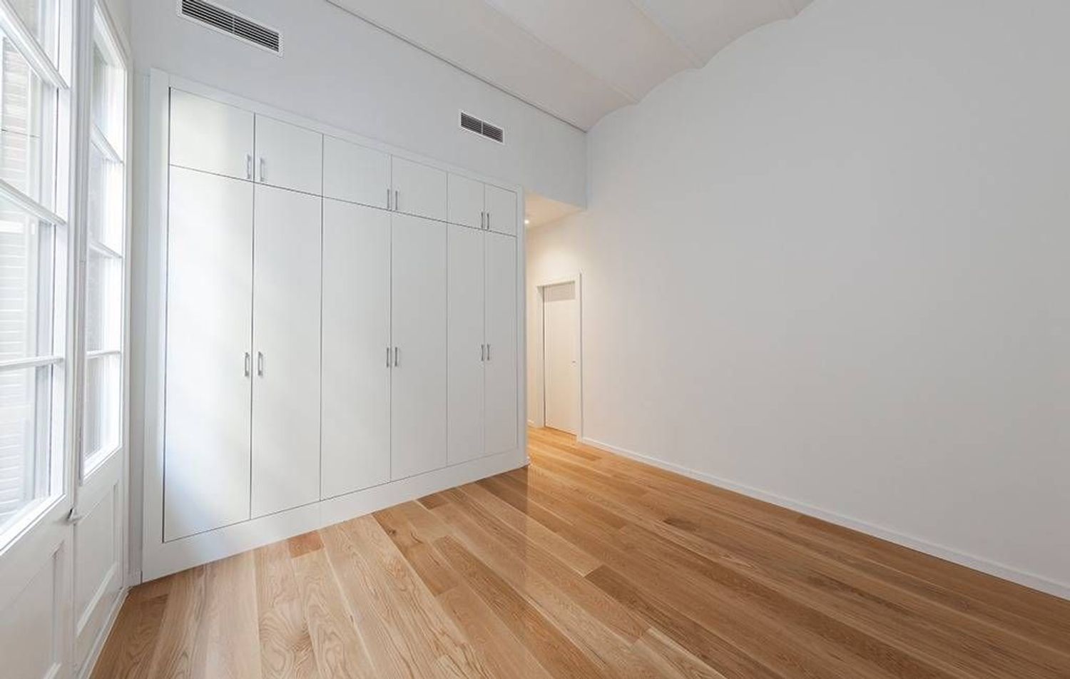 Apartamento en Barcelona, España 2 dormitorios, 110 m2 No. 161321