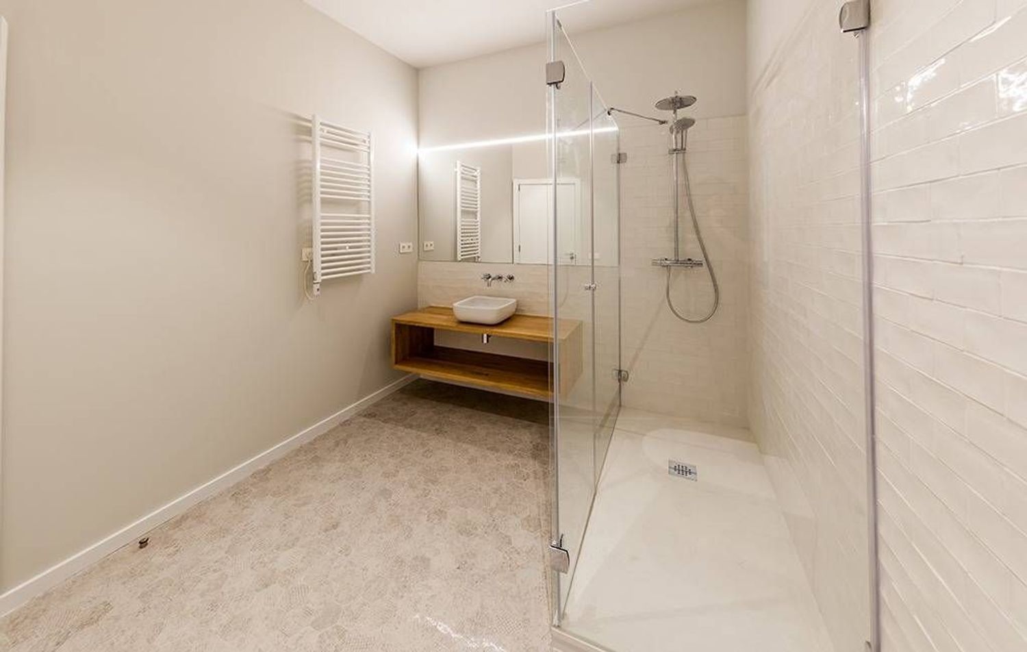 Apartamento en Barcelona, España 2 dormitorios, 110 m2 No. 161321