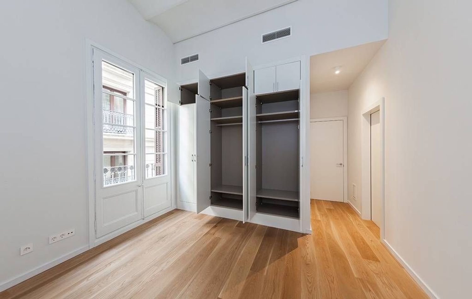 Apartamento en Barcelona, España 2 dormitorios, 110 m2 No. 161321