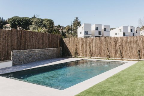Apartamento en Sant Cugat del Vallès, Barcelona, España 2 dormitorios, 95 m2 No. 161322