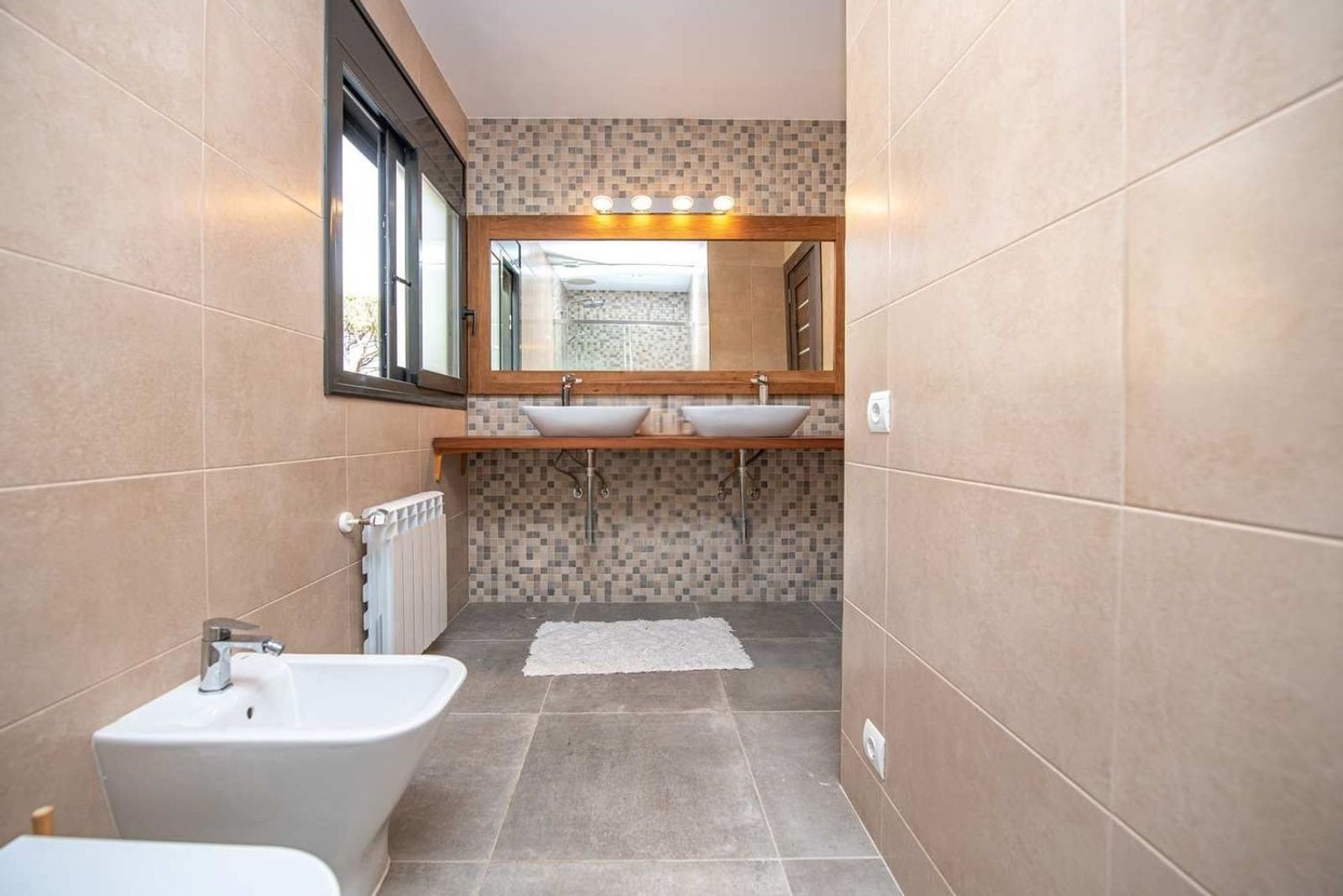 Сasa en Platja D'aro, Gerona, España 5 dormitorios, 214 m2 No. 168492