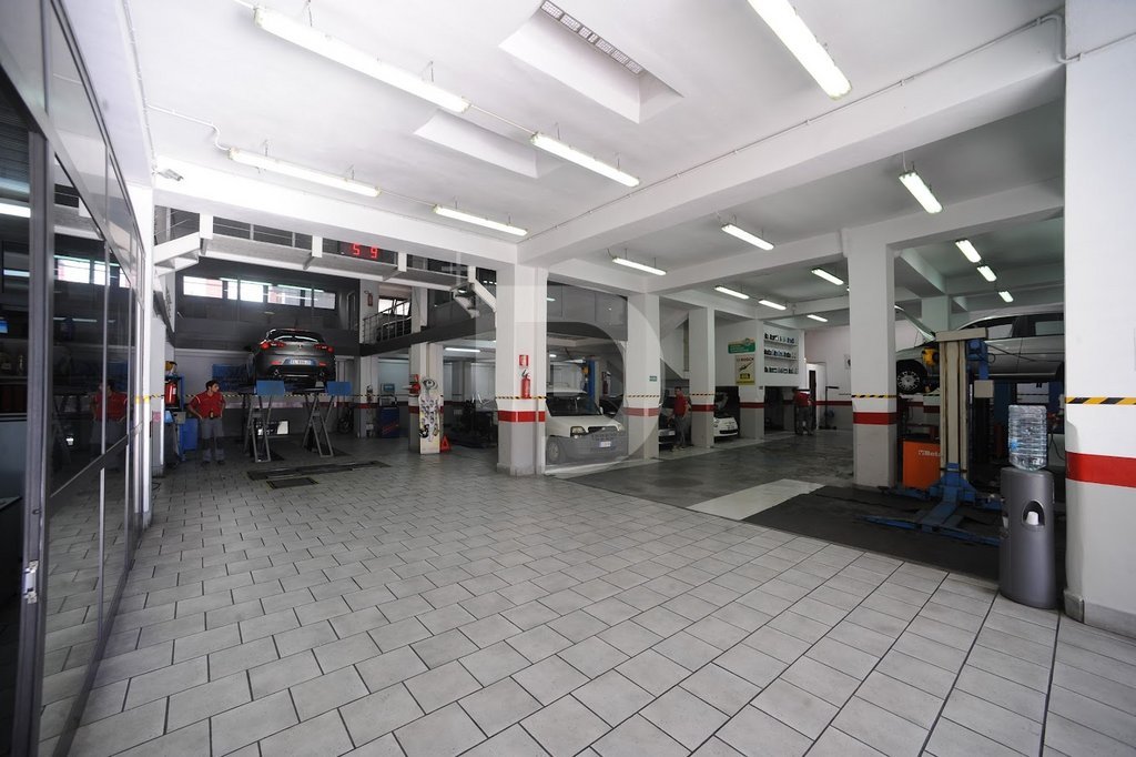 Commercial property à Sants-Montjuic, Barcelona, Espagne 163 m2 No. 154890