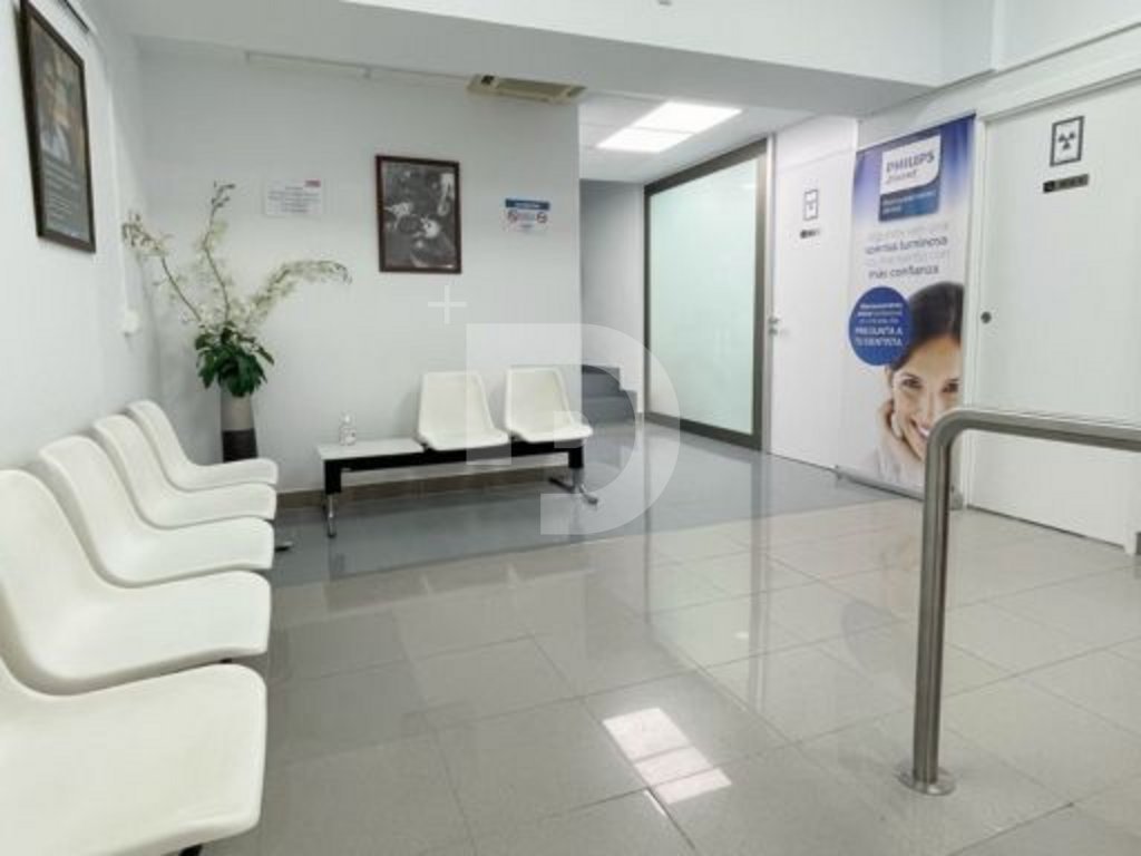Propiedad comercial en Sant Andreu, Barcelona, España 362 m2 No. 154888